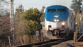 preview picture of video 'Amtrak 132 leads Coast Starlight train #11 through Turner, Oregon 3.8.12'