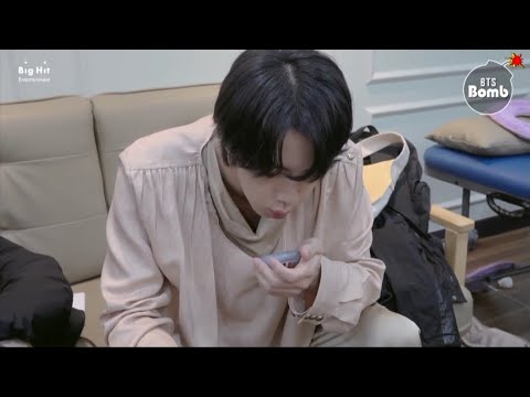 [ENG SUB/SUB INDO] - [BANGTAN BOMB] Whats Written on Jin and Jung Kooks stuff  BTS 방탄소년단