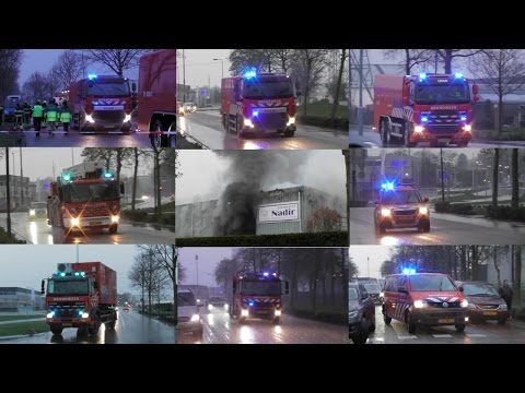 Vele Brandweervoertuigen met spoed naar een Grote Brand aan de Etruskenweg in Oss