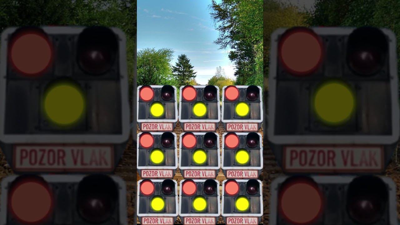 【踏切アニメ】顔を大量に増えていくふみきりカンカン 🚋🚋🚋 A railroad crossing with a large number of faces 🚋🚋🚋