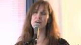 Happy Rhodes - The First To Cry (New Haven house concert)