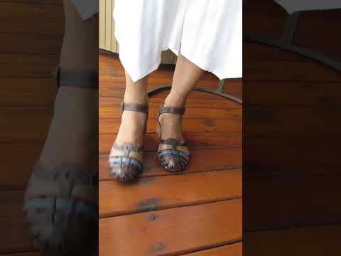 Sandália Marion Salto Baixo Couro Legítimo