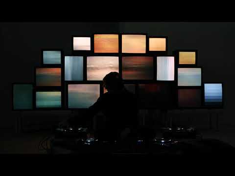 2021 'Radiate' by Joeri Woudstra & Robbie Barrat