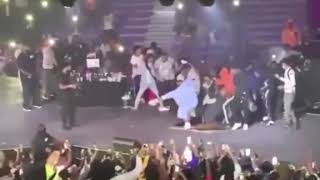 Rod wave out here breaking stages hope he ok tho🤣
