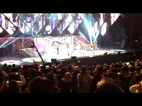 [121110] SNSD - The Boys @ SBS Kpop Super Concert [Fancam]