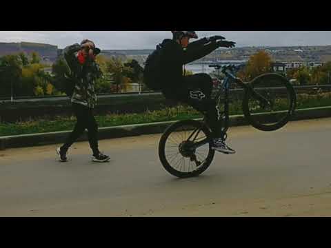 The longest wheelie no hand in Russia(maybe)