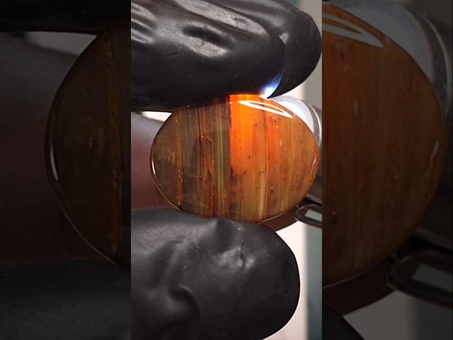 حجر عقيق Color Band بعروق حمراء طبيعي مفحوص و موثق...