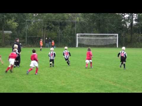 VV Niekerk F3 - VV Roden F9