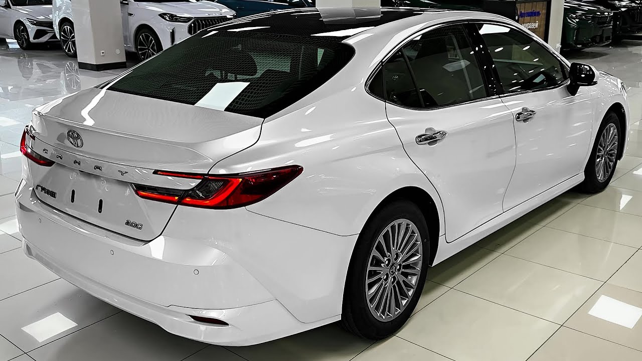 Toyota Camry (2025) - New impressive Mid-Size Family Sedan!