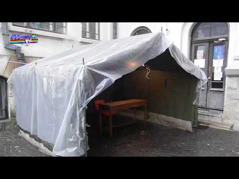 Jurnal MUSCEL TV 09.11.2021 Cort instalat afară pentru eliberare de  documente la Primăria Câmpulung