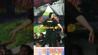 Download lagu PENARI JAIPONG NAMIN GROUP mp3 Download lagu PENARI JAIPONG NAMIN GROUP mp3