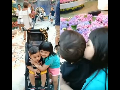 Arsy minta uteng fotoin Arsy dan Arsya 😍😘