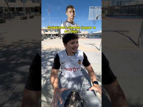 Messi y Cristiano viendo a sus hijos jugar VS Tu padre viéndote jugar