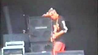 The Offspring -Kick Him When He&#39;s Down (Live Glastonbury 95)