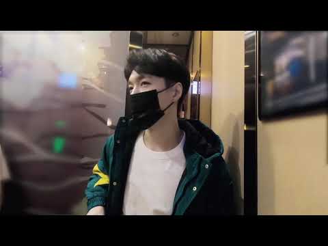 【張藝興】210430 Zhang Yixing Lay - Yixing weibo update The day that Boss departs to the mushroom house