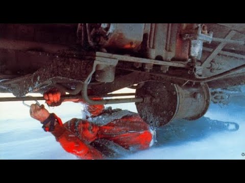 Splašený vlak (1985) český dabing (Full HD)