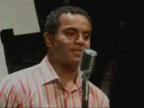 Sunia Loga: Fiji Idol 2008 :M•I•C   VODAFONE  SPONSORED
