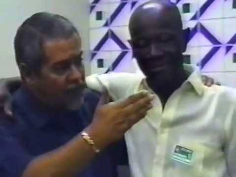 Capoeiras Mestres Onça Tigre, e Gato Preto: Deputado Sílvio Linhares. 14º Enca. 25jun04. 01