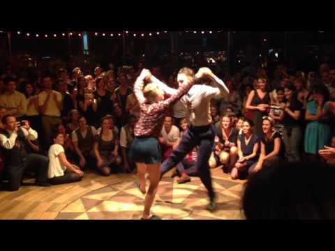 Swing it sister Cabaret Sauvage