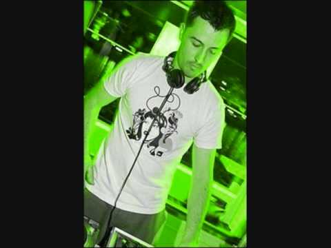 Rise Up vs World Hold on