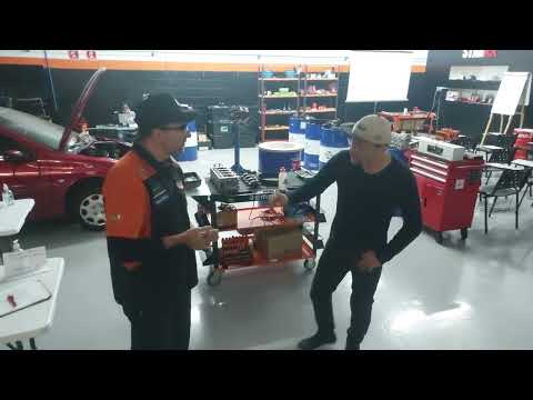 SUPER ORGANIZED MECHANICAL WORKSHOP, THAT THINKS ABOUT THE ENVIRONMENT!!