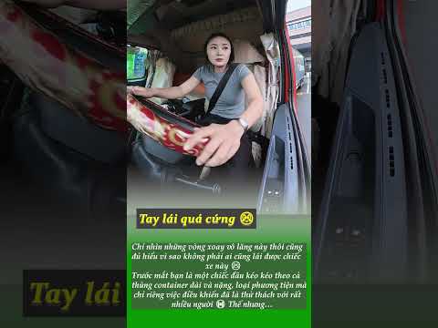 Một pha lùi xe khiến nhiều người xem còn hồi hộp hơn cả người cầm lái 😭