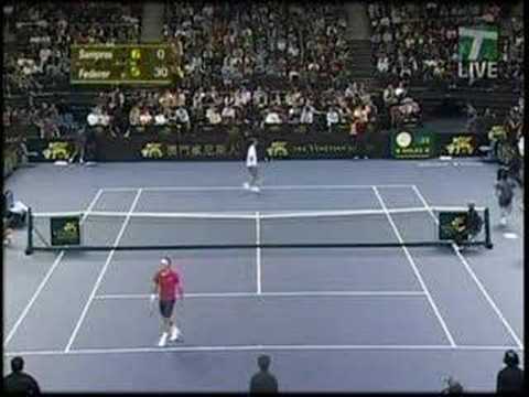 4 Aces in a row by Federer against Sampras, who reacts funny