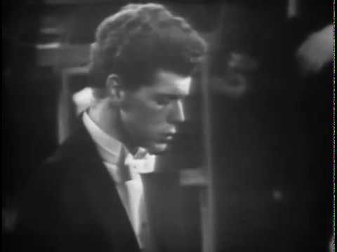 Van Cliburn plays the Russian Song "Moscow Nights"