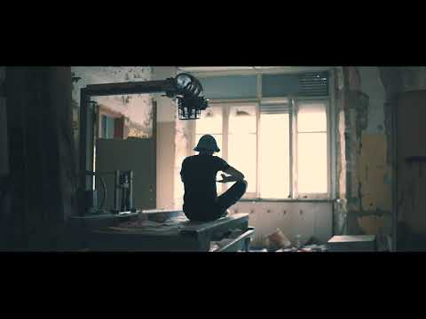 Andy- Sikur me qen normale (Official VIdeo)