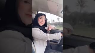 Download lagu Cewek Cantik Kentut di Mobil Bareng Teman Teman nya mp3