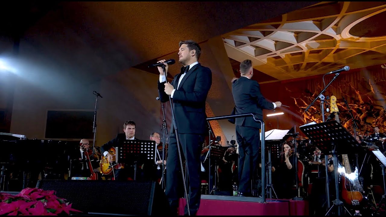 Michael Bublé - It's Beginning to Look a Lot Like Christmas (Live from the Vatican)
