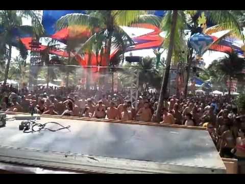 Riches At Universo Paralello 11