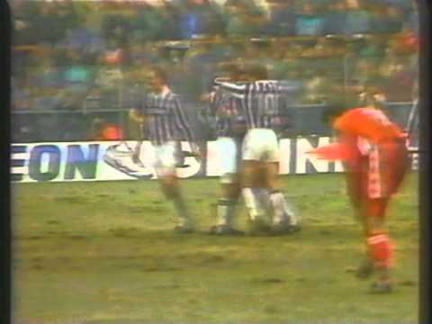 1992 (November 25) sigma Olomouc 1-Juventus 2 (UEFA Cup)-Third Round, first leg.mpg