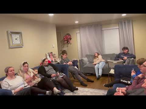 Părtășie familiară lăudând pe Domnul cu cintări