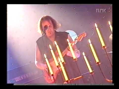 Marius Müller: World turning