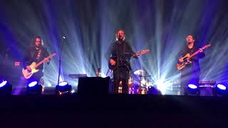 Black Jacket Symphony performs Tom Petty&#39;s Louisiana Rain