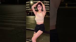 【TikTok】　セクシーな縦動画：桃桃翡翠珠寶@taoliil　#dance #beautiful #美女 #可愛い #すっぴん美人 #揺らぎ