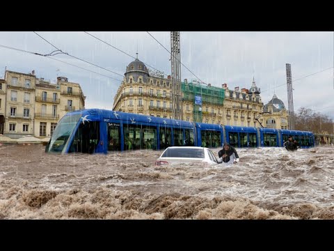 5 minutes ago, Chaos in France! Montpellier, Hérault was swept into the sea by Severe Flood