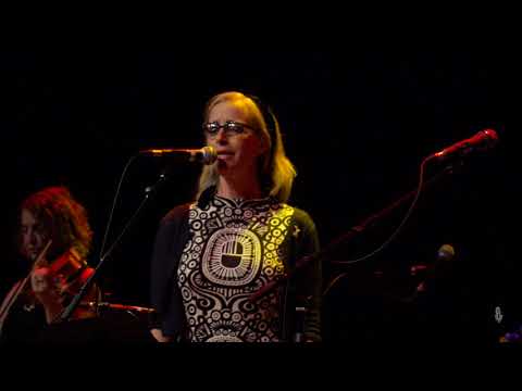 eTown Finale with Laura Veirs & Aaron Lee Tasjan - Ring Of Fire (Live on eTown)