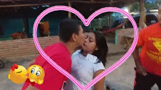 Divertidísimo! Habrá beso entre Nano y Nayeli?. Juego de las cartas y besos. Parte 2