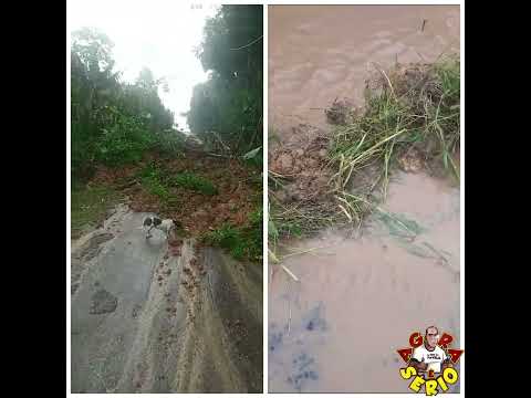 RUA LAURINDO PINTO DE OLIVEIRA  NO DISTRITO DOS BARNABÉS. DESLIZAMENTO DE TERRA .
