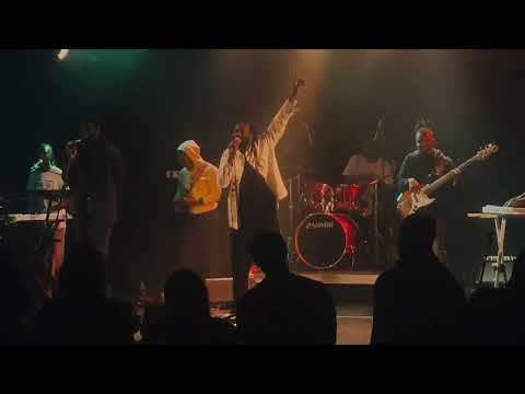 Ombre Zion - MEDLAY @BobMarley - @TikenJahFakolyOfficiel - @MorganHeritageTv Live from Paris