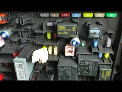 how to fix freezing radio on Freightliner Cascadia truck