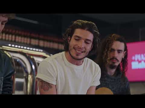 ULTRALIGERA - 'Matanza en el Hotel' (Acústico Plaza Mahou)