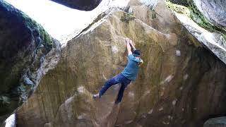 Video thumbnail of Undercut, 8b. Fontainemore
