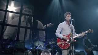 Noel Gallagher-EveryBody&#39;s On The Run [International Magic Live At The O2]