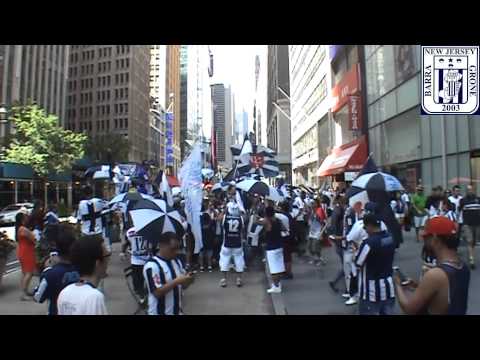 "Clasico - Marcha Blanquiazul en el Times Square - Manhattan" Barra: Comando SVR • Club: Alianza Lima • País: Peru