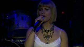 PASION VEGA - MARIA SE BEBE LAS CALLES **directo** (2008)