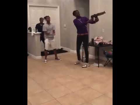 YNW Melly ⛓️ & YNW Sakchaser 🕊️ playing baseball with a draco 🤣😭 #ynwmelly #ynw