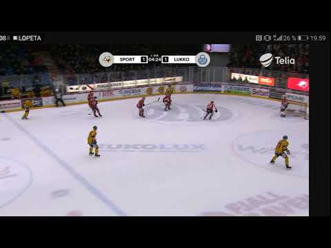 Colby Robak taklaa Antti Saarelaa päähän *ULOSAJO* 26.12.2018